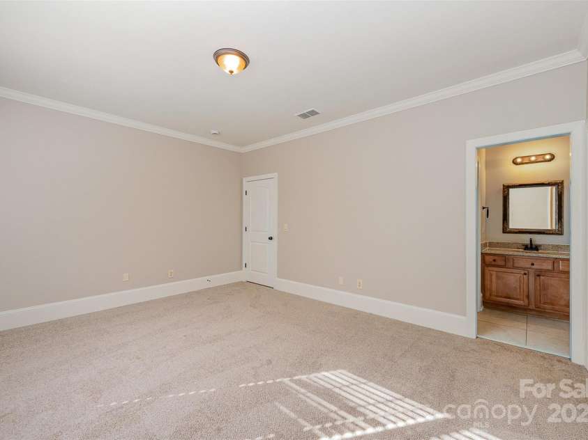 108 Bare Foot Lane, Mooresville, NC 28117.  MLS# CAR4248664, YatesRealty ID 6532. 