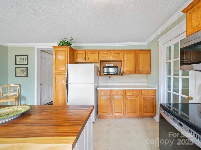 173 Odoms Chapel Road, Bakersville, NC 28705.  MLS# CAR4248345, YatesRealty ID 6535. 