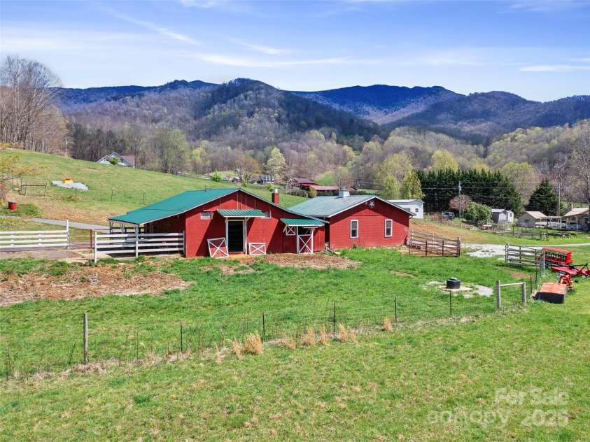 173 Odoms Chapel Road, Bakersville, NC 28705.  MLS# CAR4248345, YatesRealty ID 6535. 