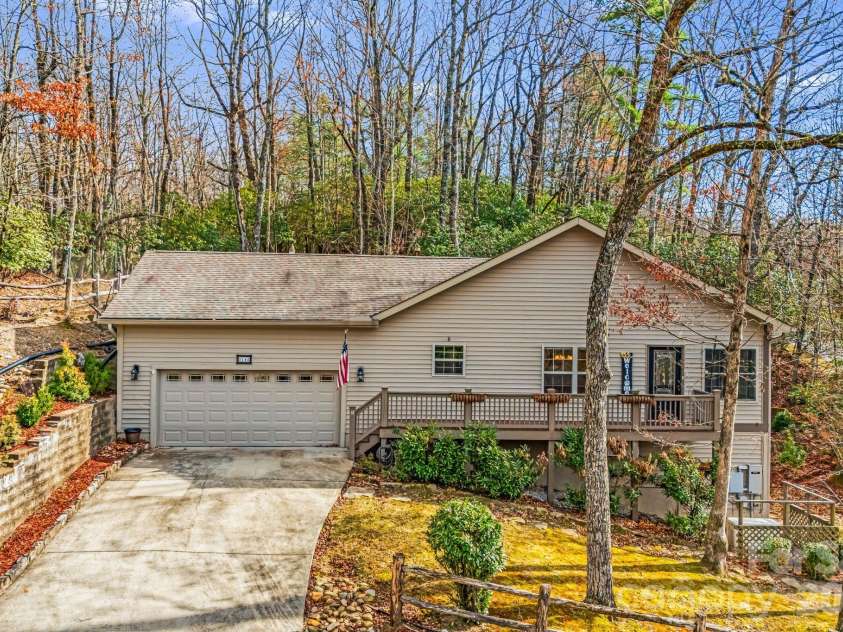 14 Isuhdavga Court, Brevard, NC 28712.  MLS# CAR4361099, YatesRealty ID 6536. 