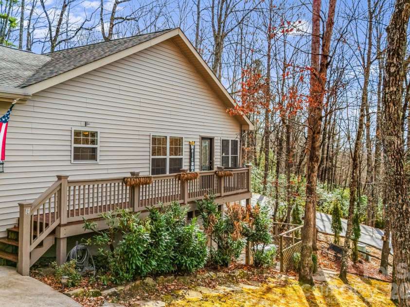 14 Isuhdavga Court, Brevard, NC 28712.  MLS# CAR4361099, YatesRealty ID 6536. 
