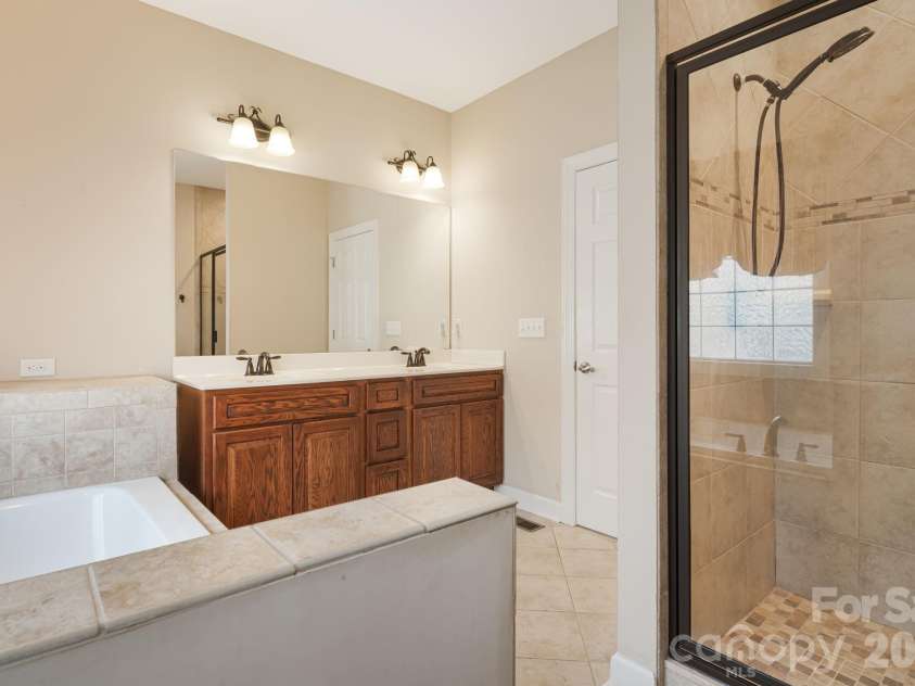 14 Isuhdavga Court, Brevard, NC 28712.  MLS# CAR4361099, YatesRealty ID 6536. Master Bathroom