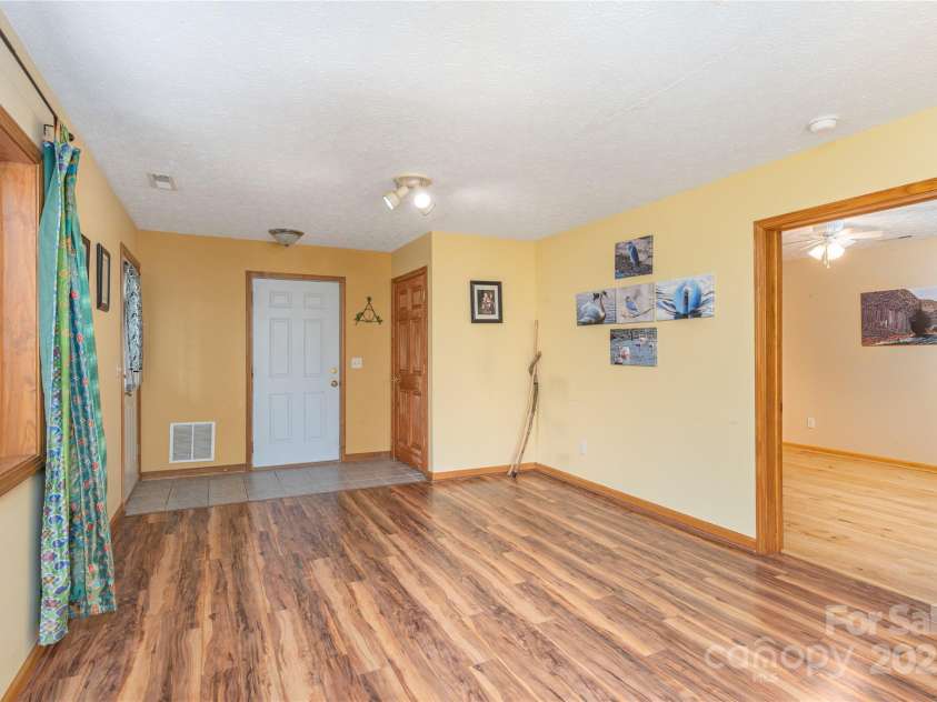 1429 Country Club Drive, Maggie Valley, NC 28751.  MLS# CAR4247939, YatesRealty ID 6536. Family Room