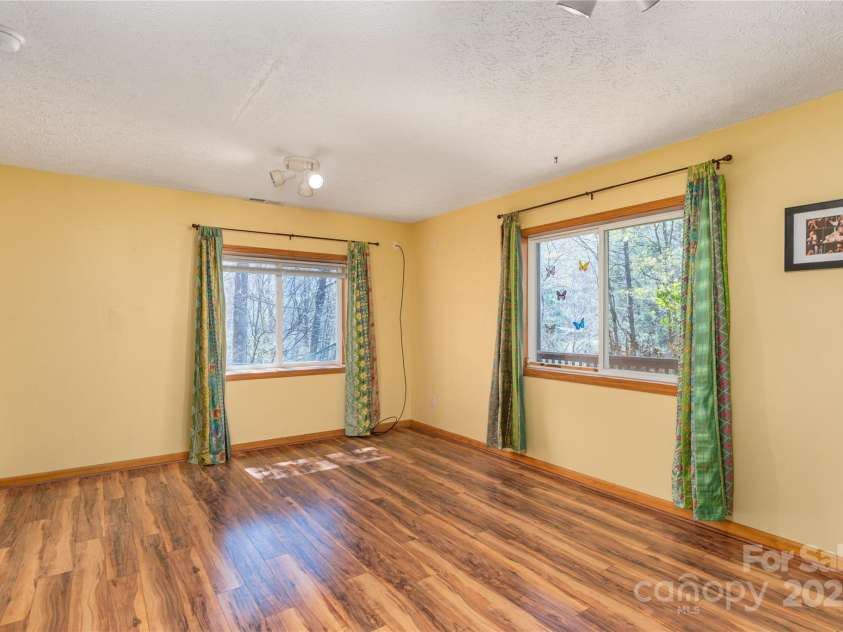 1429 Country Club Drive, Maggie Valley, NC 28751.  MLS# CAR4247939, YatesRealty ID 6536. Family Room