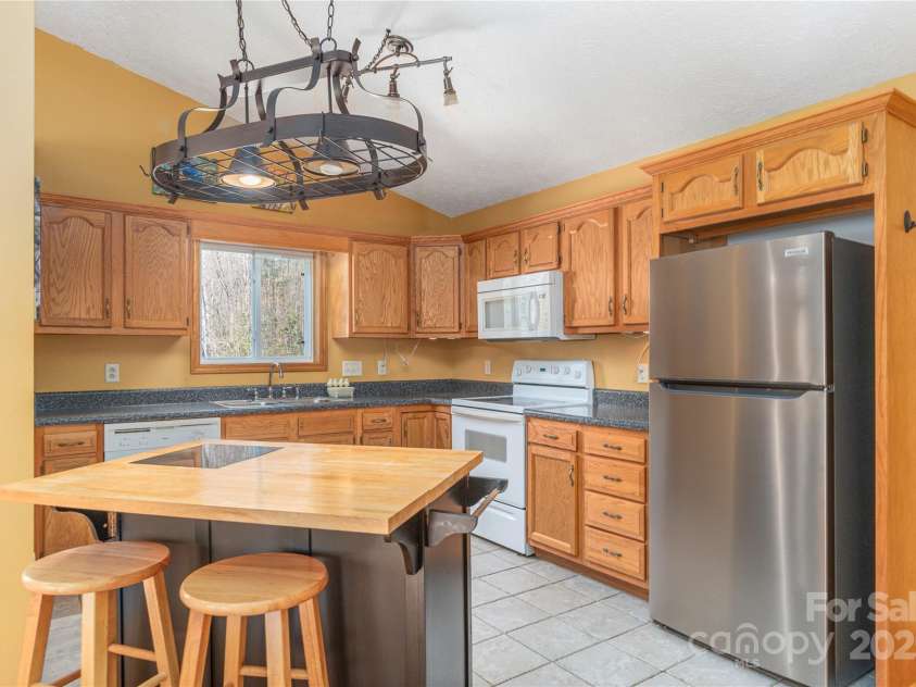 1429 Country Club Drive, Maggie Valley, NC 28751.  MLS# CAR4247939, YatesRealty ID 6536. Kitchen