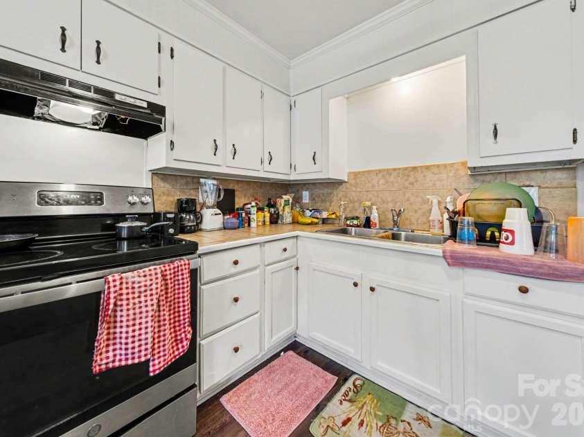 1332 Poston Circle, Gastonia, NC 28054.  MLS# CAR4362078, YatesRealty ID 6537. 