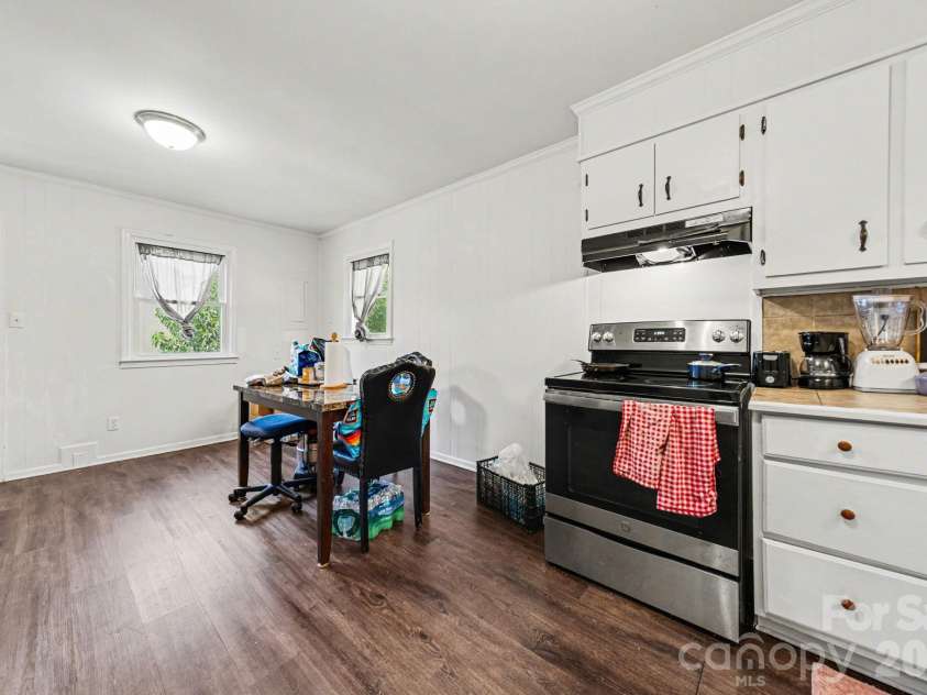 1332 Poston Circle, Gastonia, NC 28054.  MLS# CAR4362078, YatesRealty ID 6537. 