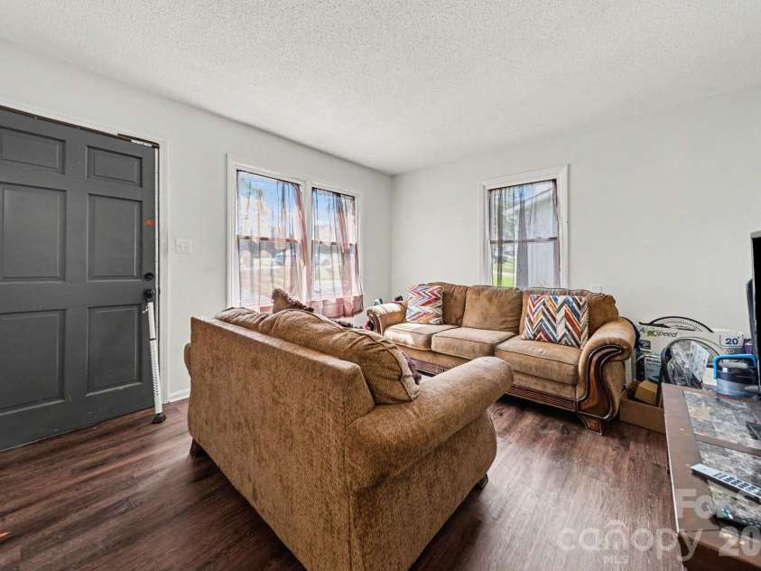 1332 Poston Circle, Gastonia, NC 28054.  MLS# CAR4362078, YatesRealty ID 6537. 