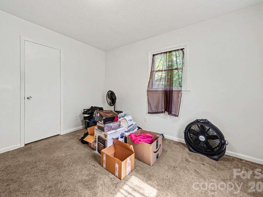 1332 Poston Circle, Gastonia, NC 28054.  MLS# CAR4362078, YatesRealty ID 6537. 