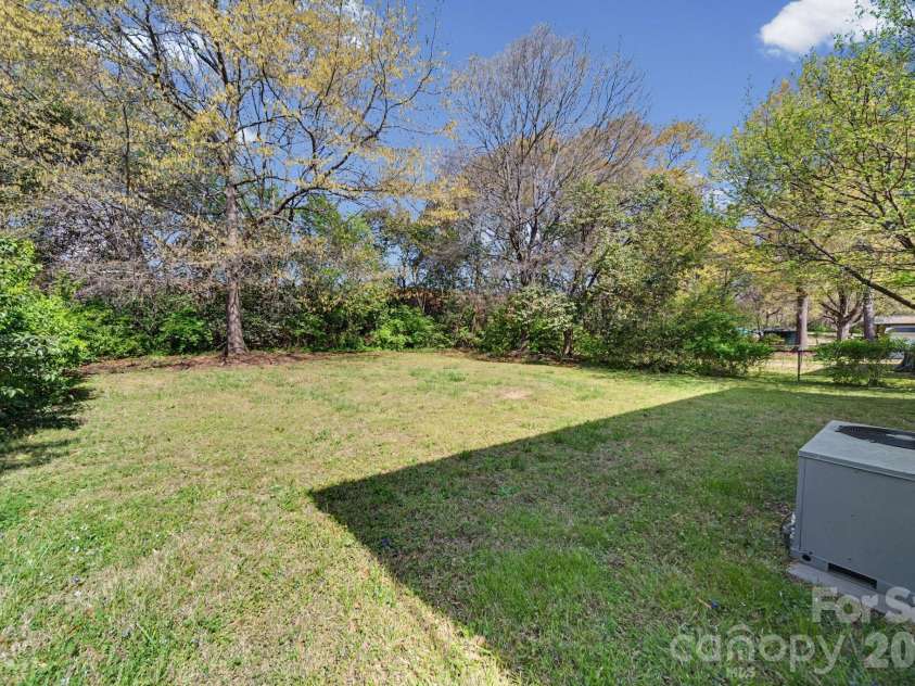 1332 Poston Circle, Gastonia, NC 28054.  MLS# CAR4362078, YatesRealty ID 6537. 