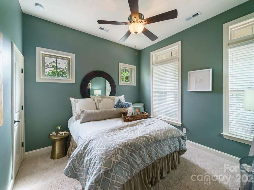 2355 Crockett Park Place, Charlotte, NC 28203.  MLS# CAR4247021, YatesRealty ID 6537. 