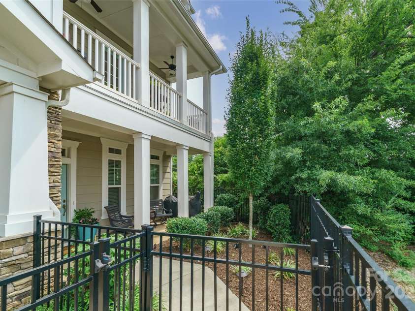 2355 Crockett Park Place, Charlotte, NC 28203.  MLS# CAR4247021, YatesRealty ID 6537. 