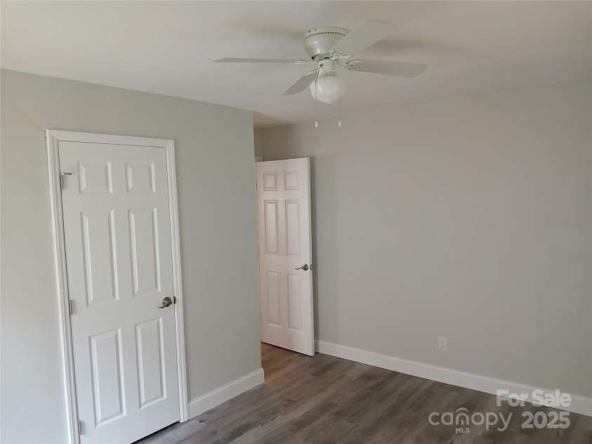 2822 Royston Road, Charlotte, NC 28208.  MLS# CAR4244061, YatesRealty ID 6538. 