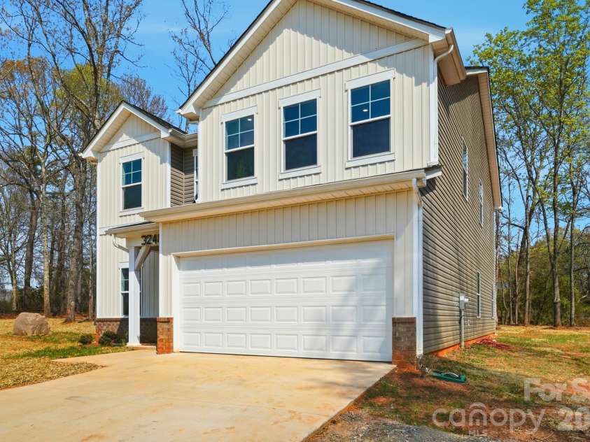 3248 Killian Road, Lincolnton, NC 28092.  MLS# CAR4361583, YatesRealty ID 6538. 