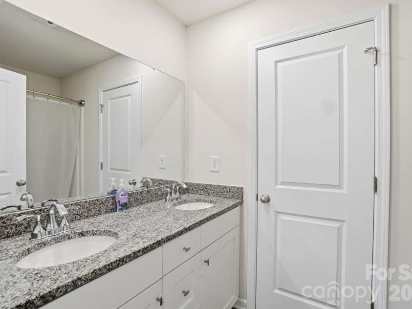 3248 Killian Road, Lincolnton, NC 28092.  MLS# CAR4361583, YatesRealty ID 6538. 