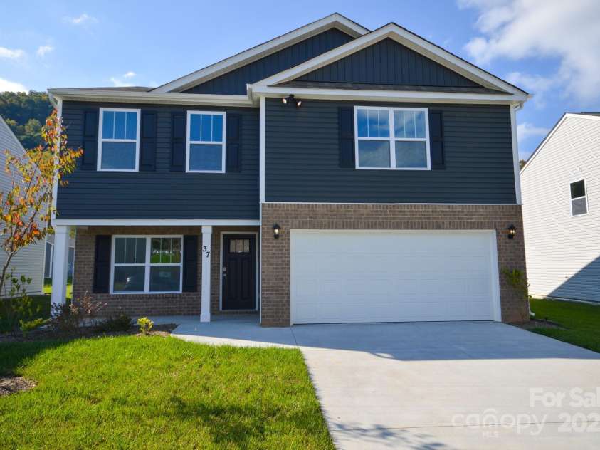 37 Wildbrook Drive, Waynesville, NC 28785.  MLS# CAR4219206, YatesRealty ID 654. 