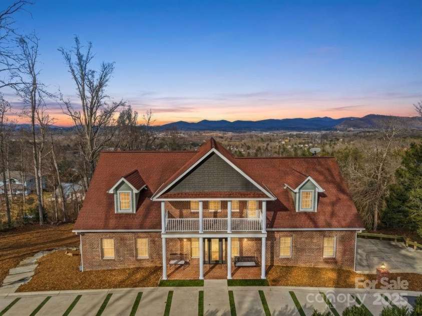 38 Sweetwater Oaks Drive, Fletcher, NC 28732.  MLS# CAR4331629, YatesRealty ID 654. 