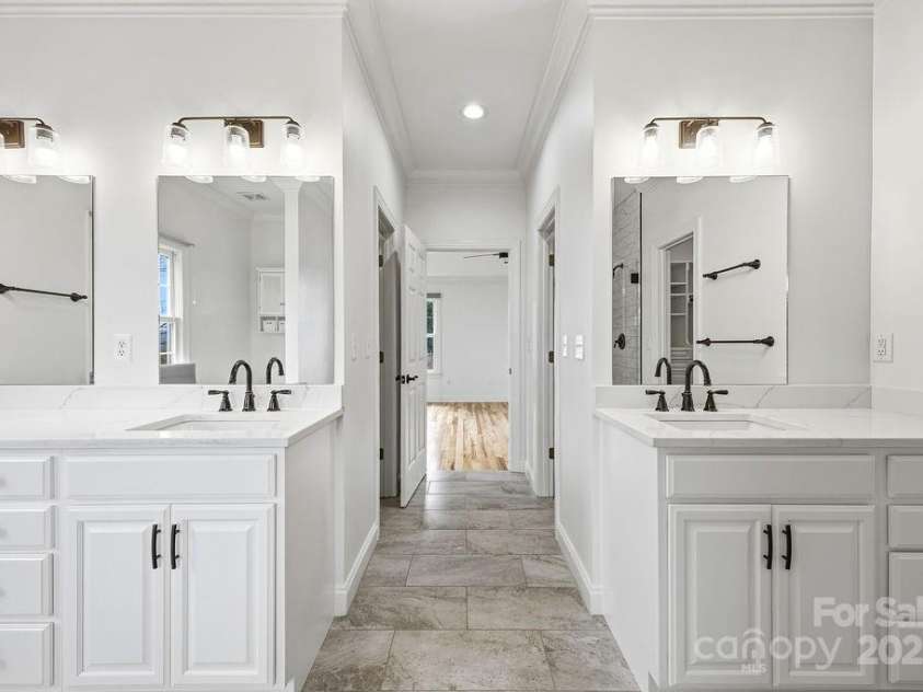 38 Sweetwater Oaks Drive, Fletcher, NC 28732.  MLS# CAR4331629, YatesRealty ID 654. 