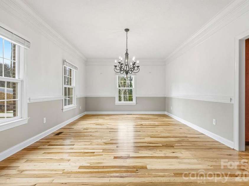 38 Sweetwater Oaks Drive, Fletcher, NC 28732.  MLS# CAR4331629, YatesRealty ID 654. Dining room