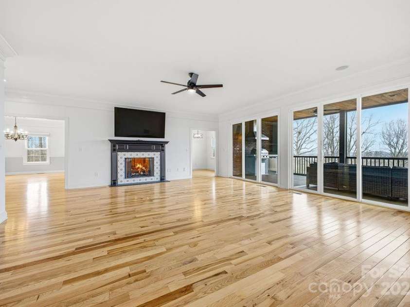 38 Sweetwater Oaks Drive, Fletcher, NC 28732.  MLS# CAR4331629, YatesRealty ID 654. Living room