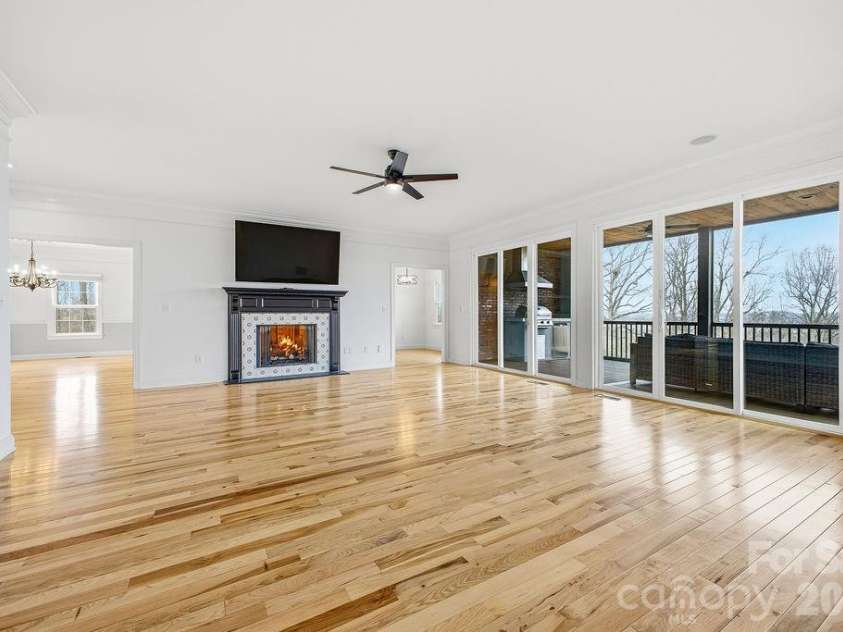 38 Sweetwater Oaks Drive, Fletcher, NC 28732.  MLS# CAR4331629, YatesRealty ID 654. Living room
