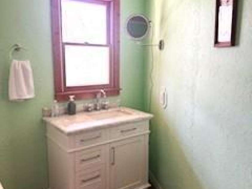 667 Pinewood Knoll Drive, Hendersonville, NC 28739.  MLS# CAR4319035, YatesRealty ID 654. 