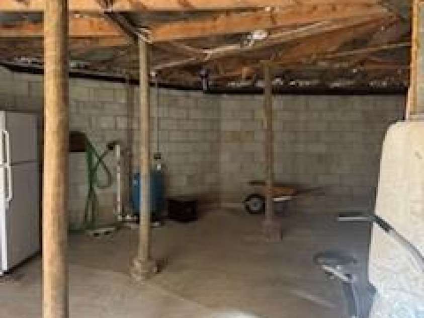 667 Pinewood Knoll Drive, Hendersonville, NC 28739.  MLS# CAR4319035, YatesRealty ID 654. 