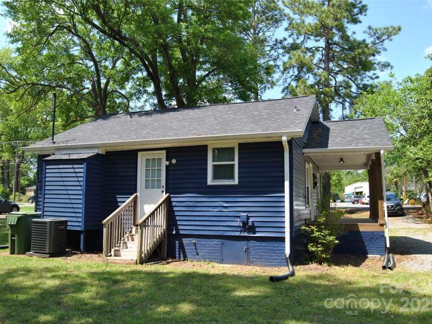 510 Belmont Mount Holly Road, Belmont, NC 28012.  MLS# CAR4248828, YatesRealty ID 6540. 