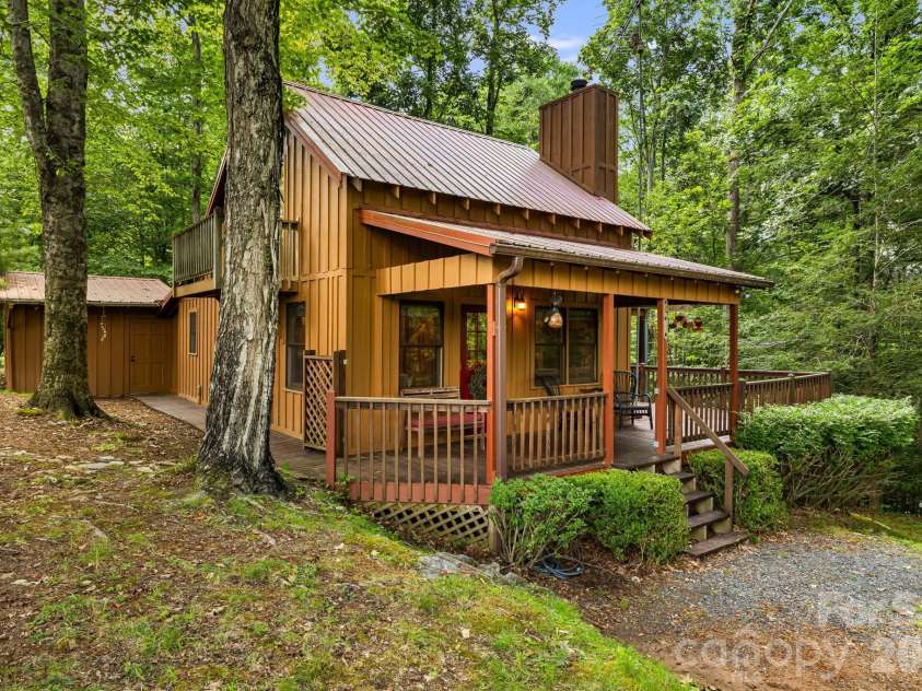 180 Grace Way, Green Mountain, NC 28740.  MLS# CAR4361889, YatesRealty ID 6541. 