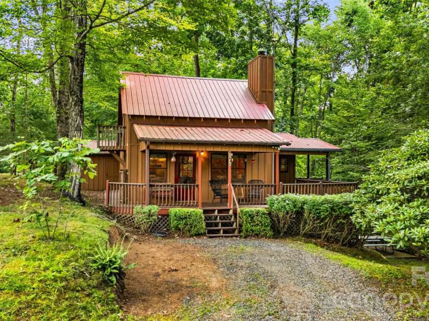 180 Grace Way, Green Mountain, NC 28740.  MLS# CAR4361889, YatesRealty ID 6541. 