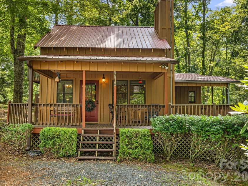 180 Grace Way, Green Mountain, NC 28740.  MLS# CAR4361889, YatesRealty ID 6541. 