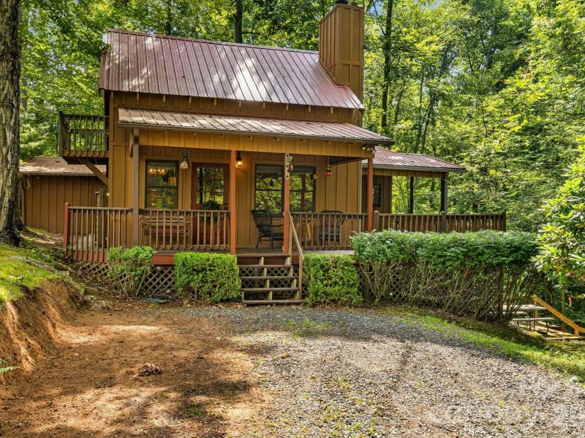 180 Grace Way, Green Mountain, NC 28740.  MLS# CAR4361889, YatesRealty ID 6541. 