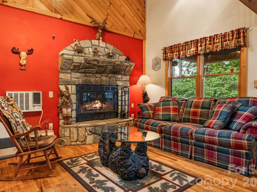 180 Grace Way, Green Mountain, NC 28740.  MLS# CAR4361889, YatesRealty ID 6541. 