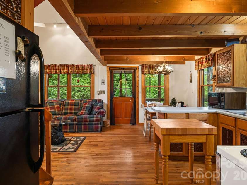 180 Grace Way, Green Mountain, NC 28740.  MLS# CAR4361889, YatesRealty ID 6541. 