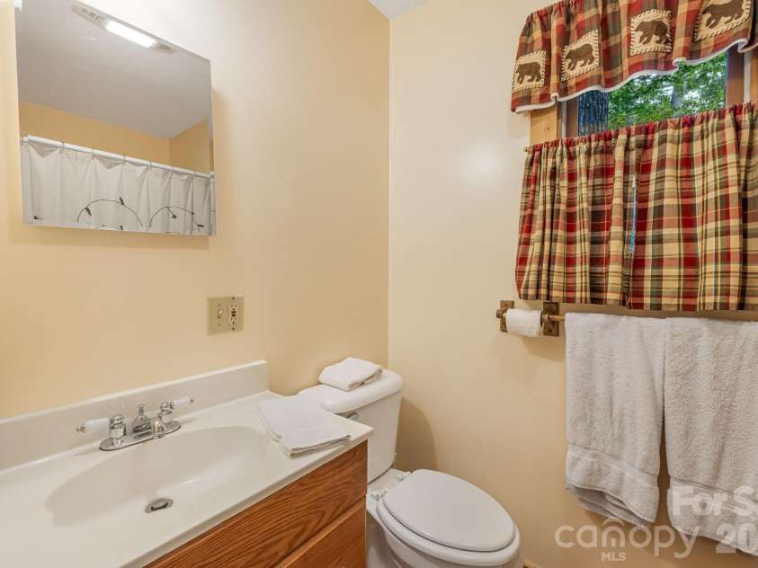 180 Grace Way, Green Mountain, NC 28740.  MLS# CAR4361889, YatesRealty ID 6541. 