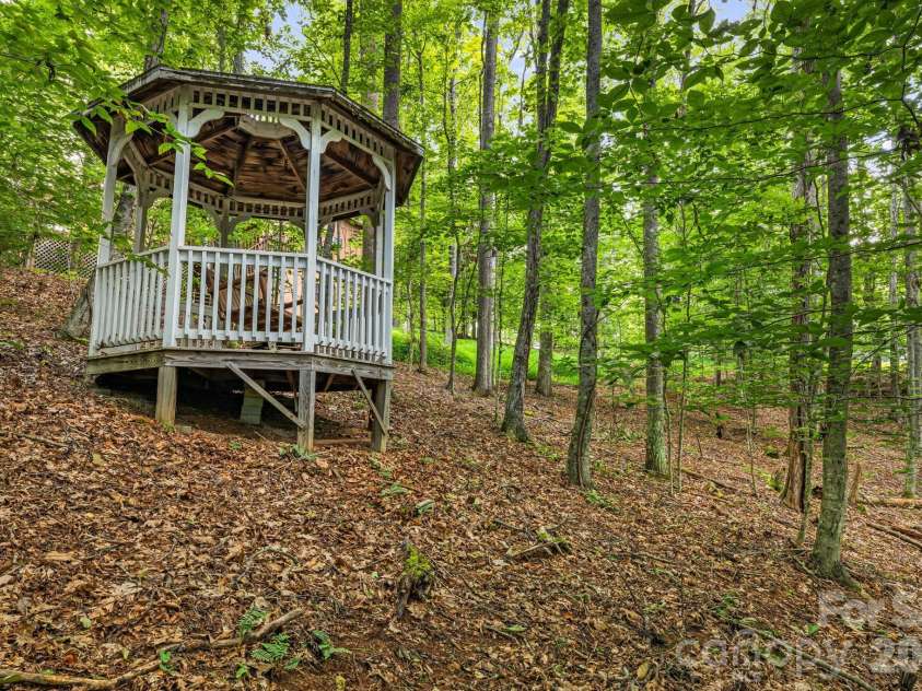 180 Grace Way, Green Mountain, NC 28740.  MLS# CAR4361889, YatesRealty ID 6541. 