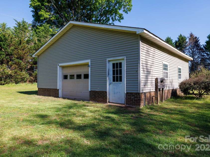 567 Willie Lane, York, SC 29745.  MLS# CAR4248844, YatesRealty ID 6541. 