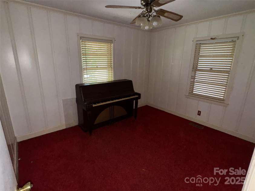 383 Isgett Circle, Cheraw, SC 29520.  MLS# CAR4248876, YatesRealty ID 6542. 