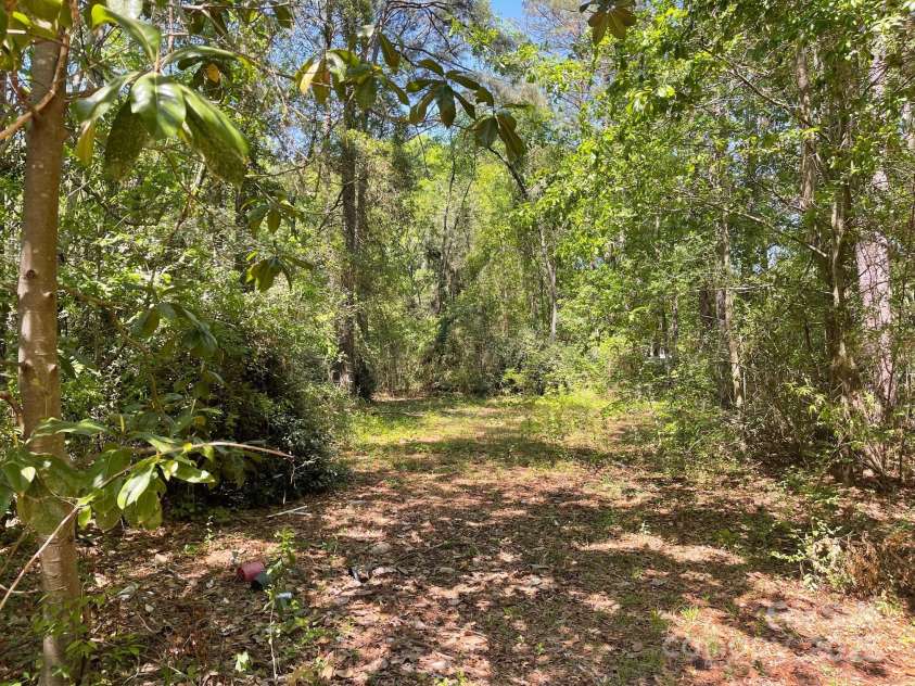 383 Isgett Circle, Cheraw, SC 29520.  MLS# CAR4248876, YatesRealty ID 6542. 