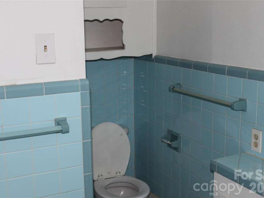 2210 Cannon Boulevard, Kannapolis, NC 28083.  MLS# CAR4355832, YatesRealty ID 6543. BATHROOM