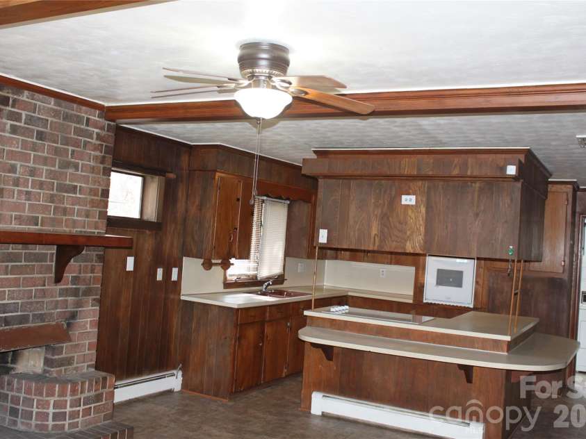 2210 Cannon Boulevard, Kannapolis, NC 28083.  MLS# CAR4355832, YatesRealty ID 6543. KITCHEN