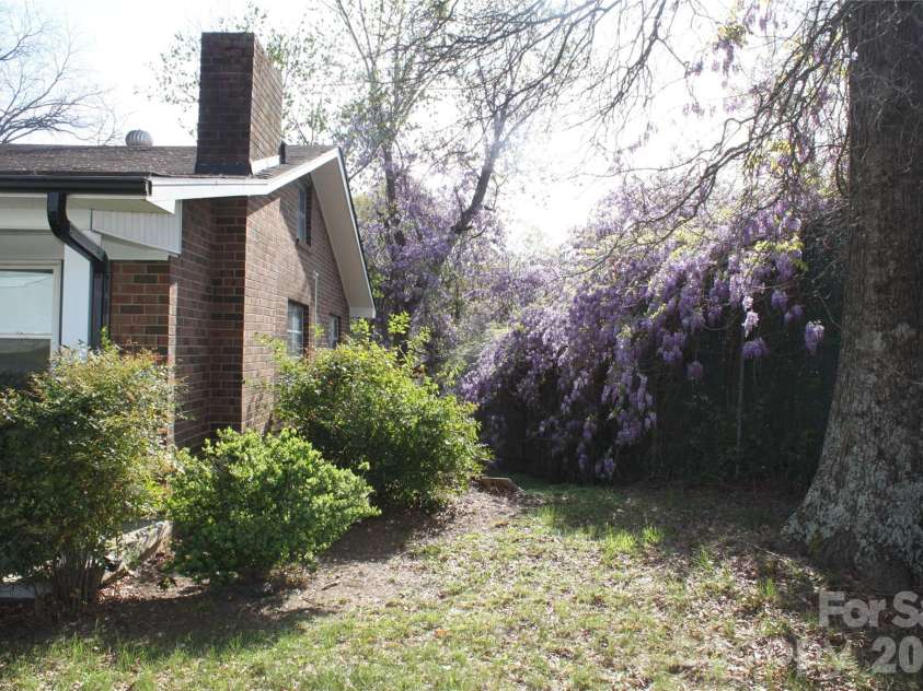 2210 Cannon Boulevard, Kannapolis, NC 28083.  MLS# CAR4355832, YatesRealty ID 6543. RIGHT SIDE VIEW