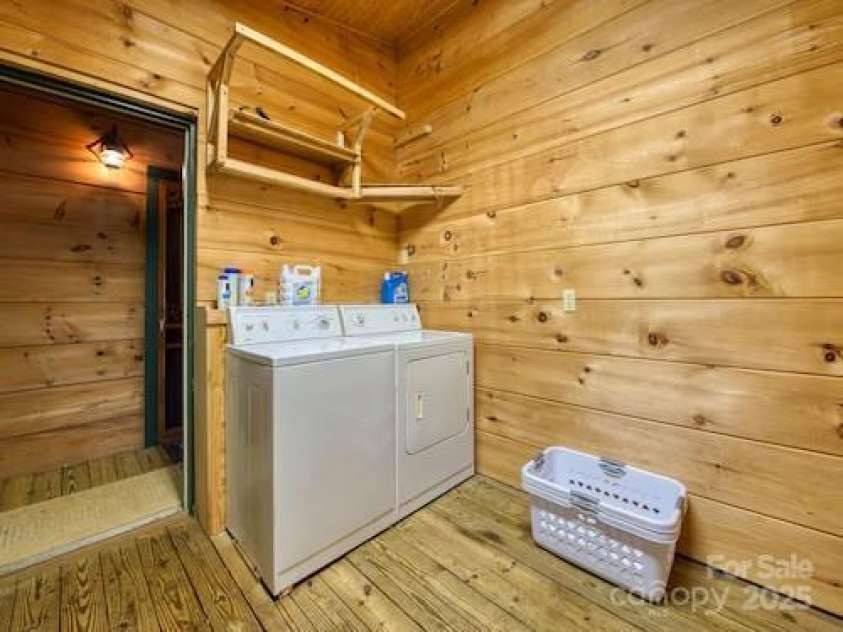 233 Rocky Top Road, Maggie Valley, NC 28751.  MLS# CAR4247300, YatesRealty ID 6543. Laundry room