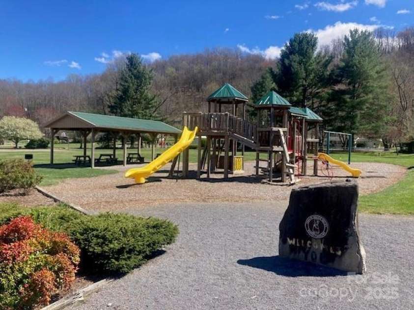 233 Rocky Top Road, Maggie Valley, NC 28751.  MLS# CAR4247300, YatesRealty ID 6543. Nearby feature