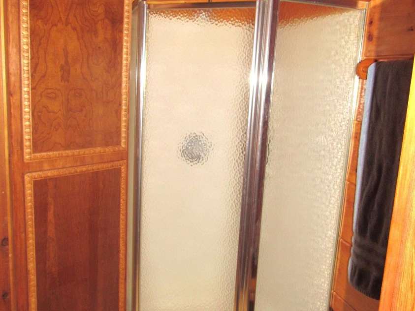 233 Rocky Top Road, Maggie Valley, NC 28751.  MLS# CAR4247300, YatesRealty ID 6543. Primary bathroom