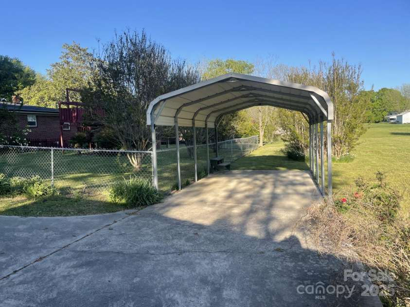 1620 Moss Springs Road, Albemarle, NC 28001.  MLS# CAR4248855, YatesRealty ID 6544. 