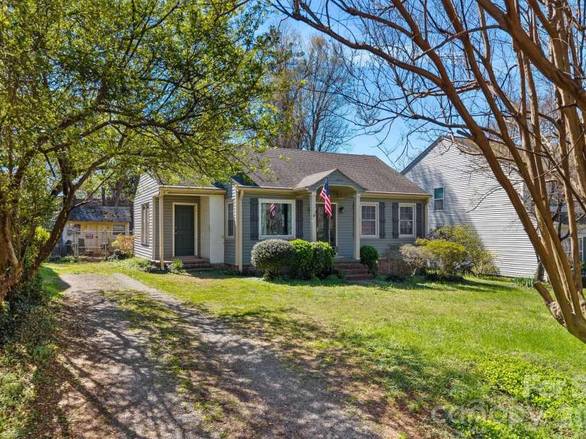 2818 Shenandoah Avenue, Charlotte, NC 28205.  MLS# CAR4362399, YatesRealty ID 6544. 