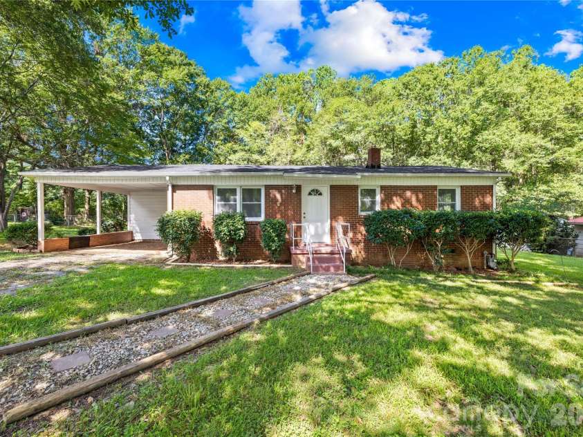 505 Mauney Lane, Shelby, NC 28150.  MLS# CAR4362330, YatesRealty ID 6545. 