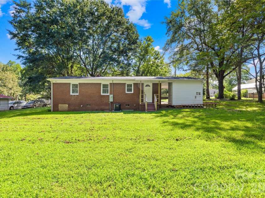 505 Mauney Lane, Shelby, NC 28150.  MLS# CAR4362330, YatesRealty ID 6545. 