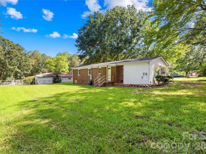 505 Mauney Lane, Shelby, NC 28150.  MLS# CAR4362330, YatesRealty ID 6545. 